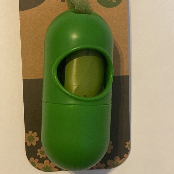 Bandanna & Poop Bags w/Holder Extra Strong Bags Lavender Scent 9x13in Dog 2/$20* - Picture 6 of 7